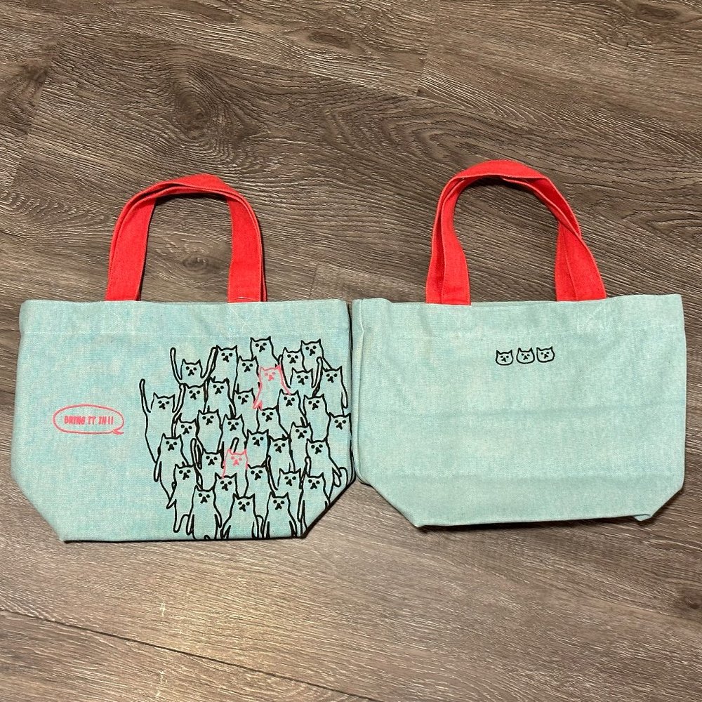 Loop Kitten Cat Tote Bag ❘ Travel Bag ❘ Causal Bag ❘ 2-Handle Bag ❘ Animal Print - Picture 3 of 5